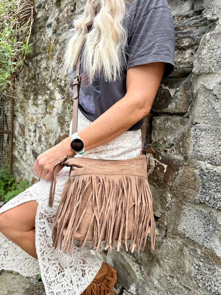 Fringe faux suede handbag (Light Brown)