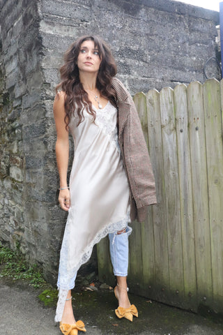 Silky Asymmetrical lace dress (Pearl)