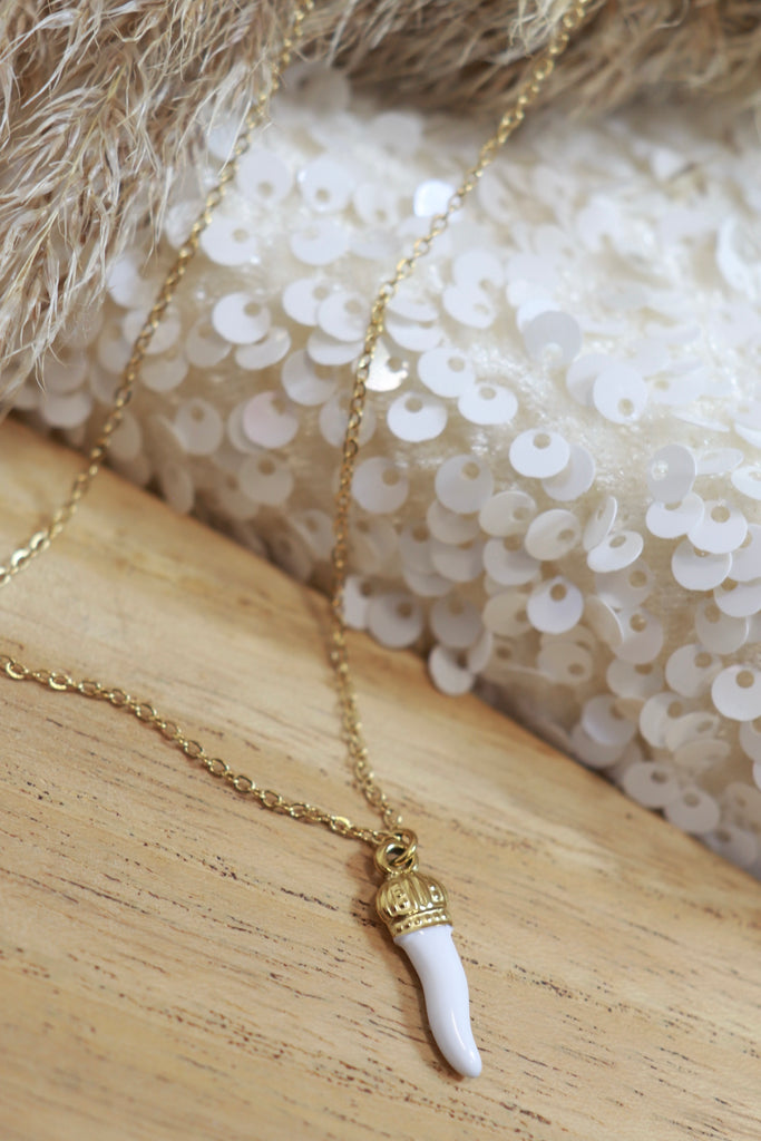 White horn necklace (Gold)