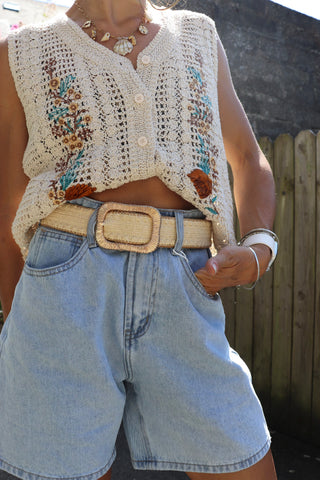 Gold buckle woven stretch belt
