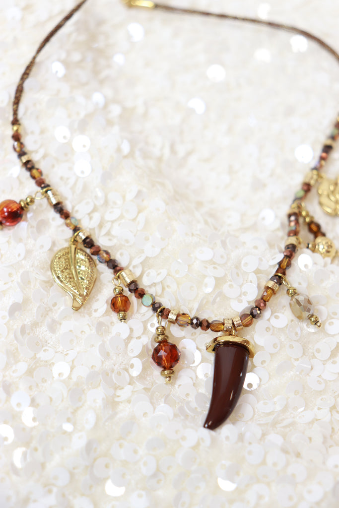 Horn and charm necklace (Gold)