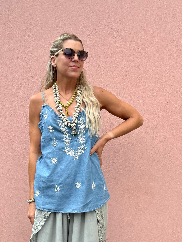 Floral embroidered cami (Light denim)