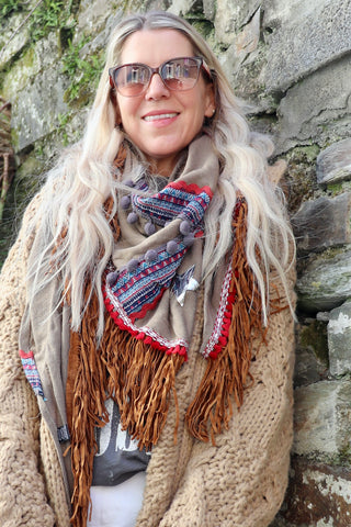 Embroidered fringe star scarf (Taupe)