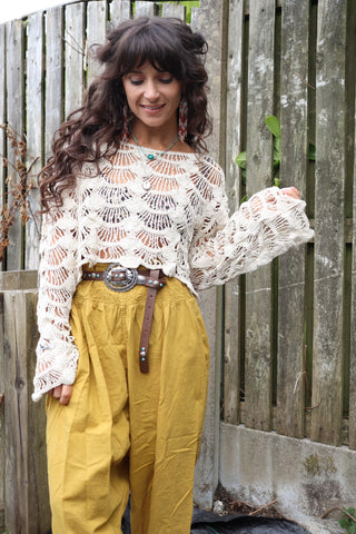 Scalloped fan crochet top