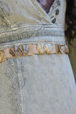 Clam shell stretch belt