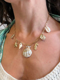 Clam shell charm necklace (Gold)